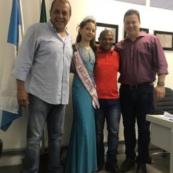 cidade-ARUJÁ-Bianca Wille, foi recebida pelos senhores, José Luiz Monteiro, Márcio Oliveira e Edimar do Rosário, repectivamente prefeito, vice-prefeito e vereador da cidade
